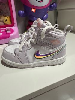 Size 8C TODDLER JORDAN 1 MID SE Barely grape color