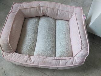 Medium Size Dog Or Cat Bed Pink And White Pet Bedding