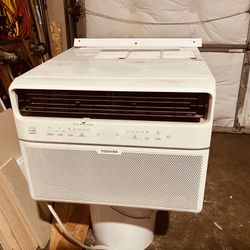 Toshiba Window Unit / Remote Control