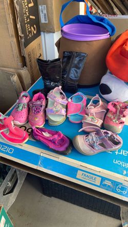 Girl shoes $10 for 10 pairs