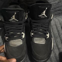 Black and white 4’s