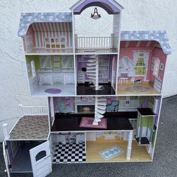 KidKraft Large Wooden Dollhouse | Elevator + Spiral Staircase | Bag Of Toys Included
