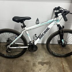 26 inch Mountain Bike, 21 Speed Bicycle with Disc Brakes and Front Suspension 