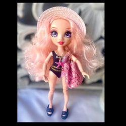 Rainbow High Pacific Coast Bella Parker Fashion Doll Swimsuit