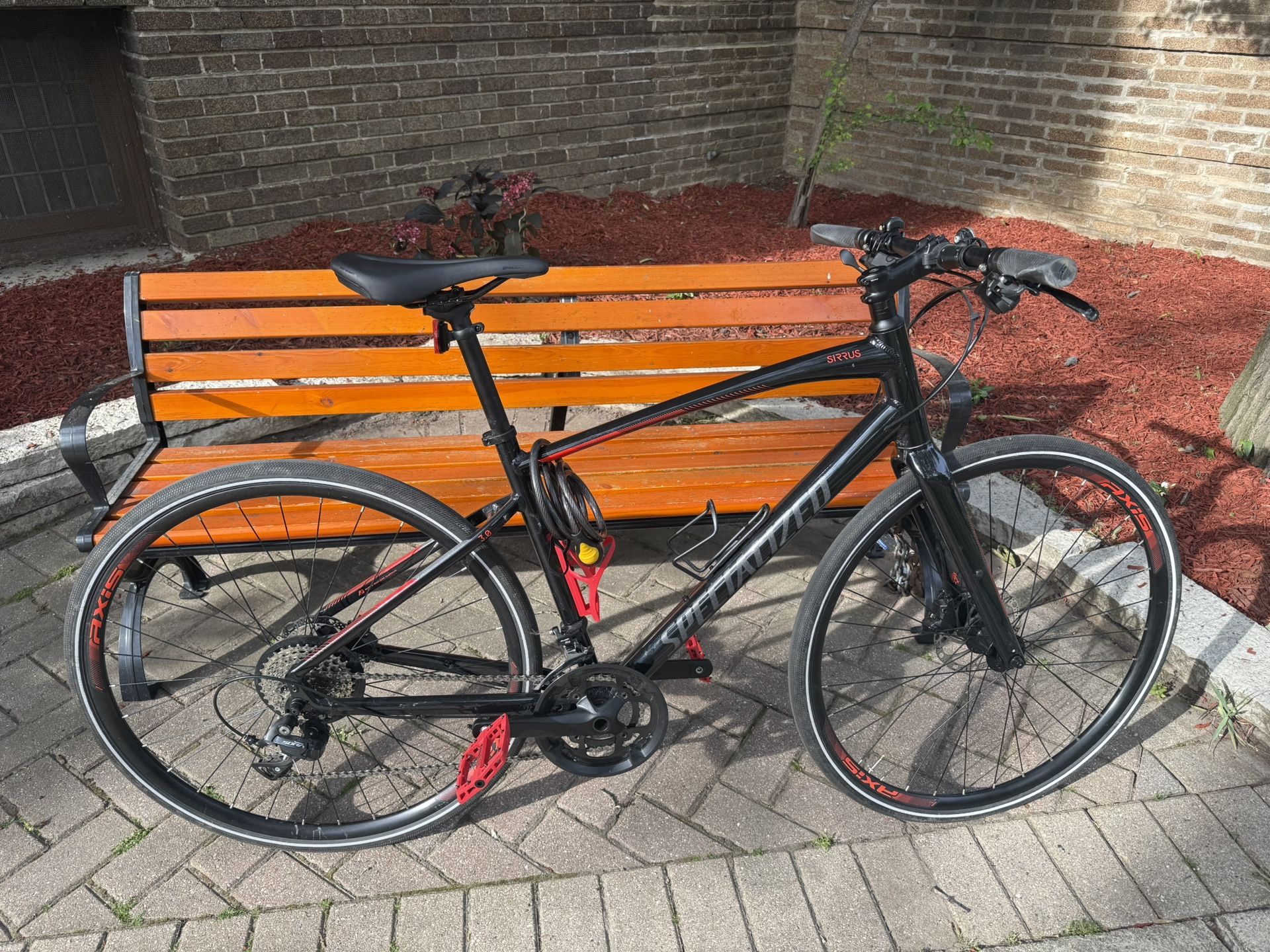Specialized Sirrus Hybrid Medium Road Bike Like New
