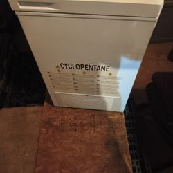 Frigidaire 7 cubic Ft Deep Freezer 