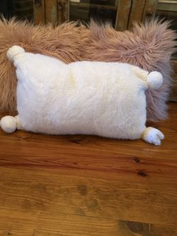 fluffy throw pillow set – blush & cream 