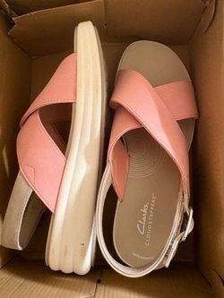 Women’s size 8 Clark’s