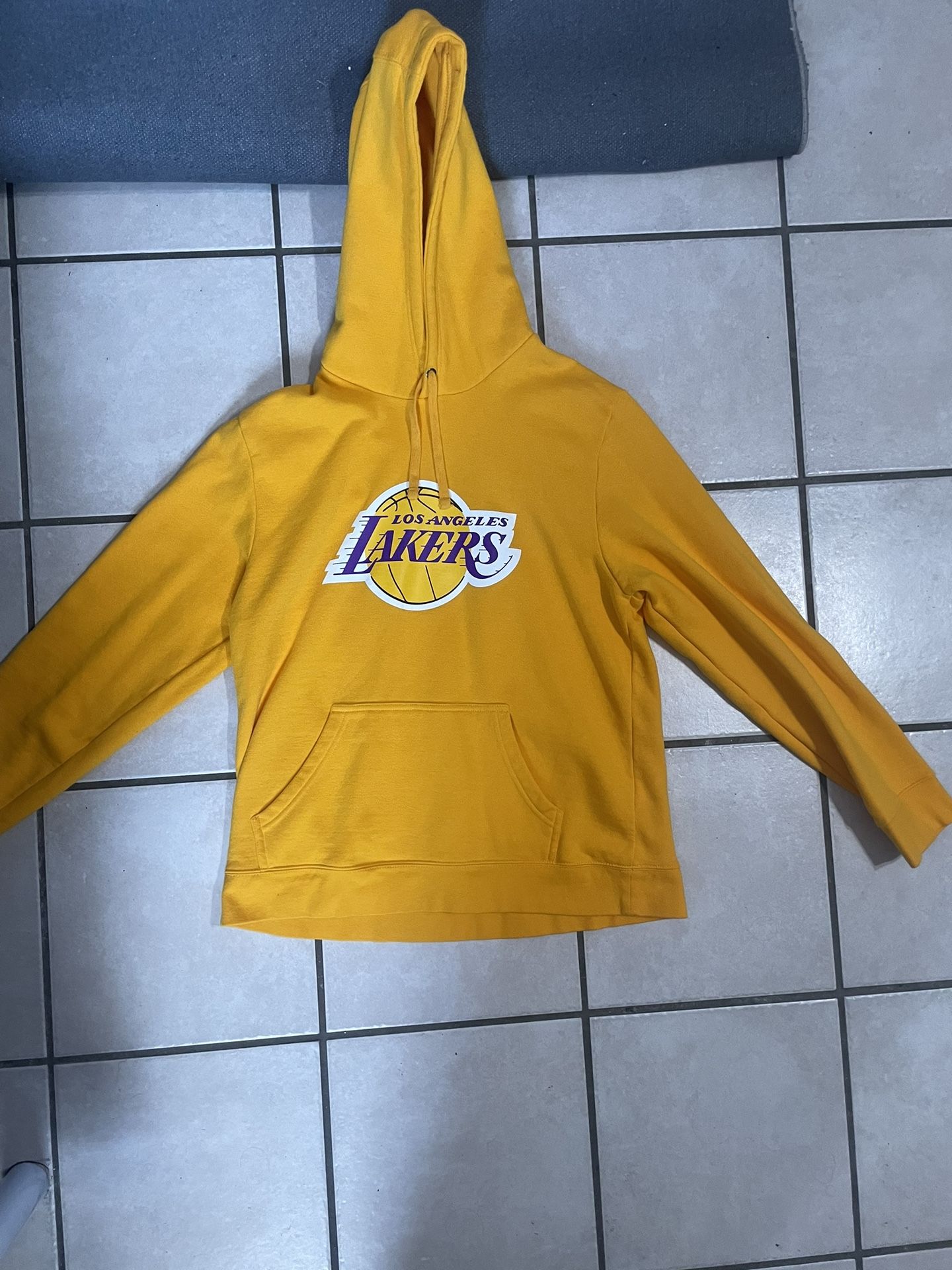 Lakers Hoodie / Sweater (Yellow)
