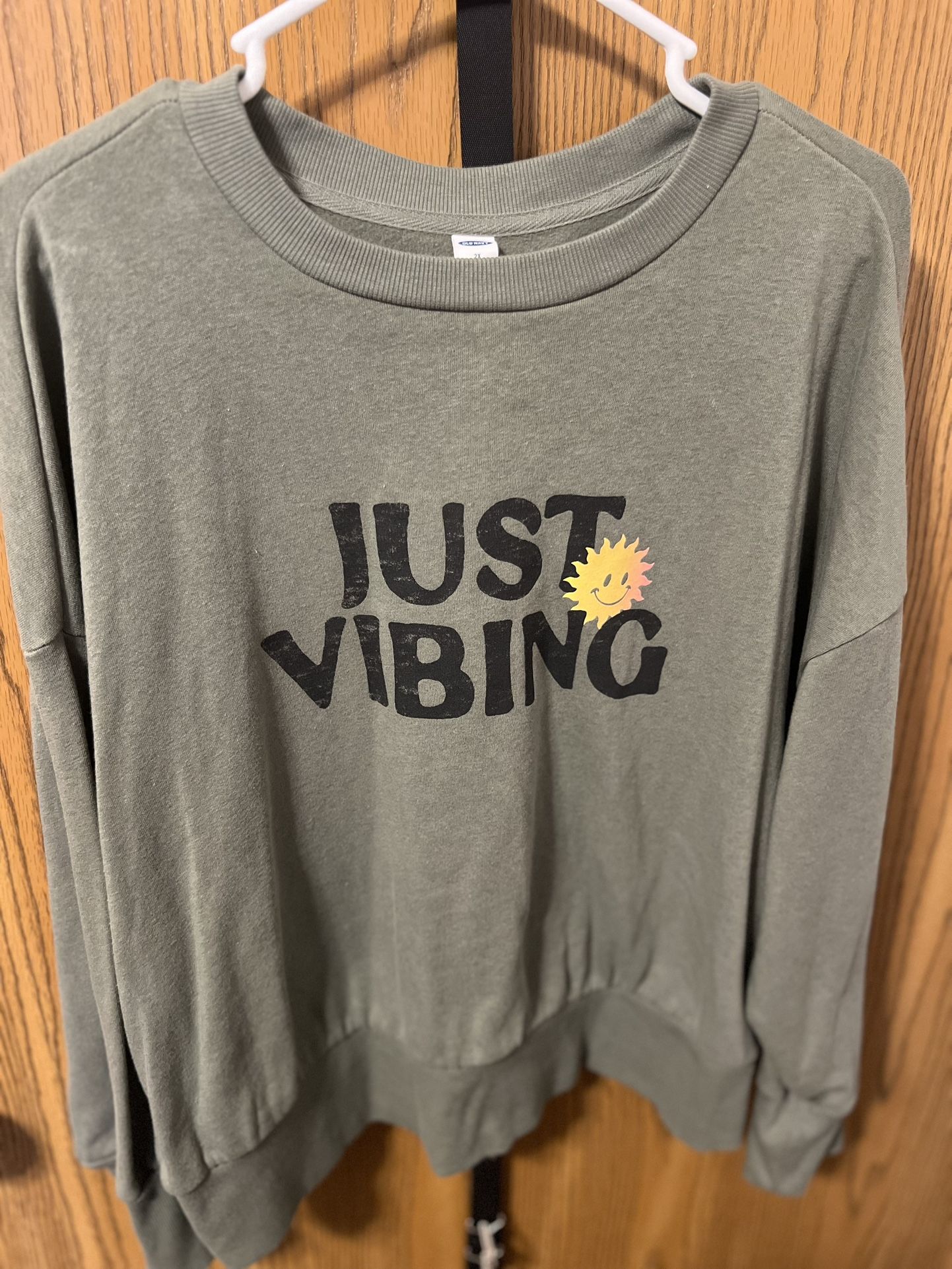 “Just Vibing” Sweatshirt 