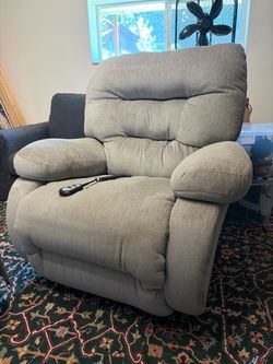 $1000 OBO Power recliner Best Home Furnishings
