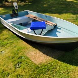 10' Aluminum SmokerCraft Boat With 28lb Thrust MinnKota Electric Motor 
