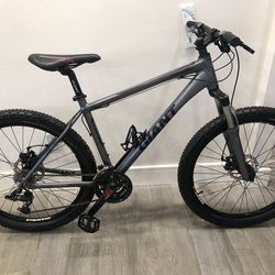 Giant Mountain Bike Disc Brakes Trail Fun Tuned Ready/Ride