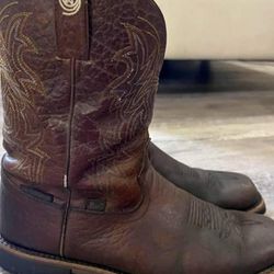 Justin's Men Boots Size 11 and a Half