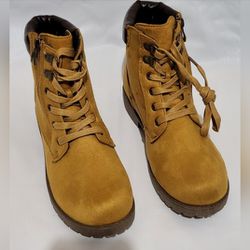 Women Boots lace up Size 10