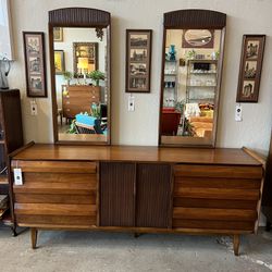 Lane First Edition Low Boy Dresser With Two Mirrors