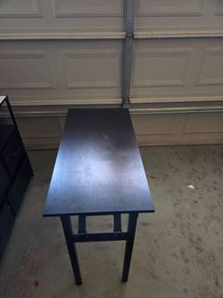 Foldable table