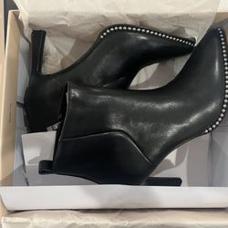 BCBGeneration black pointy toe booties