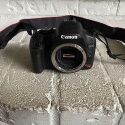 Canon Camera EOS Rebel T1i  & Accessories & 2 Batteries