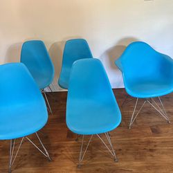 VINTAGE 5 piece set | MCM Herman Miller Eams inspired chairs, sky blue