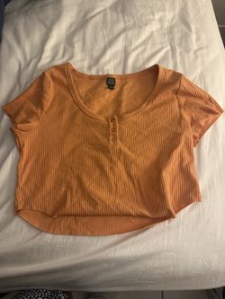 women’s cropped top