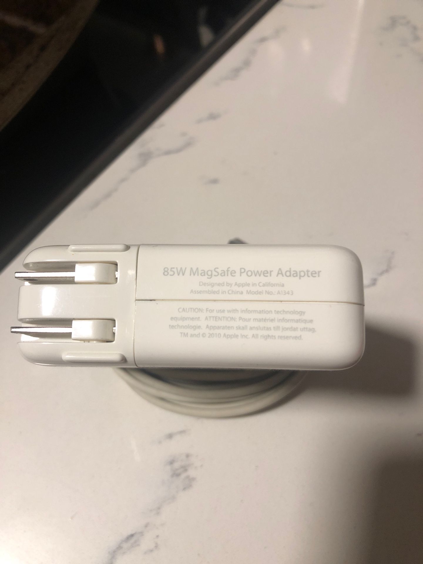 Apple MacBook Pro charger