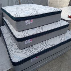 Queen Size Mattress Pillow Top 12"     New Mattress In A Plastic Sealed 