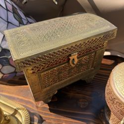 Vintage Jewelry Box holder 