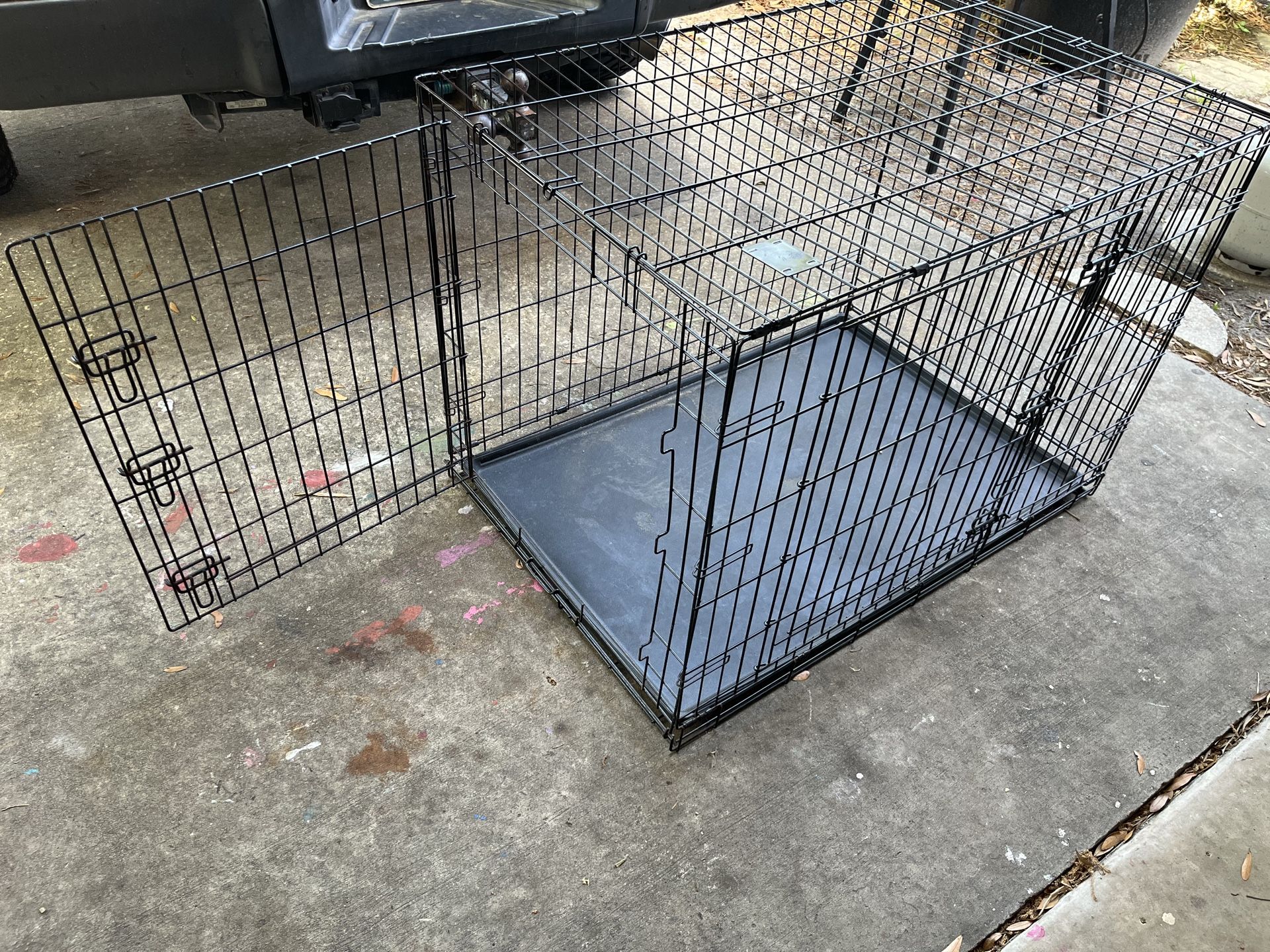 Dog kennel/ crate