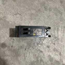 15 Amp  Square D Home Line Tandem Breaker 