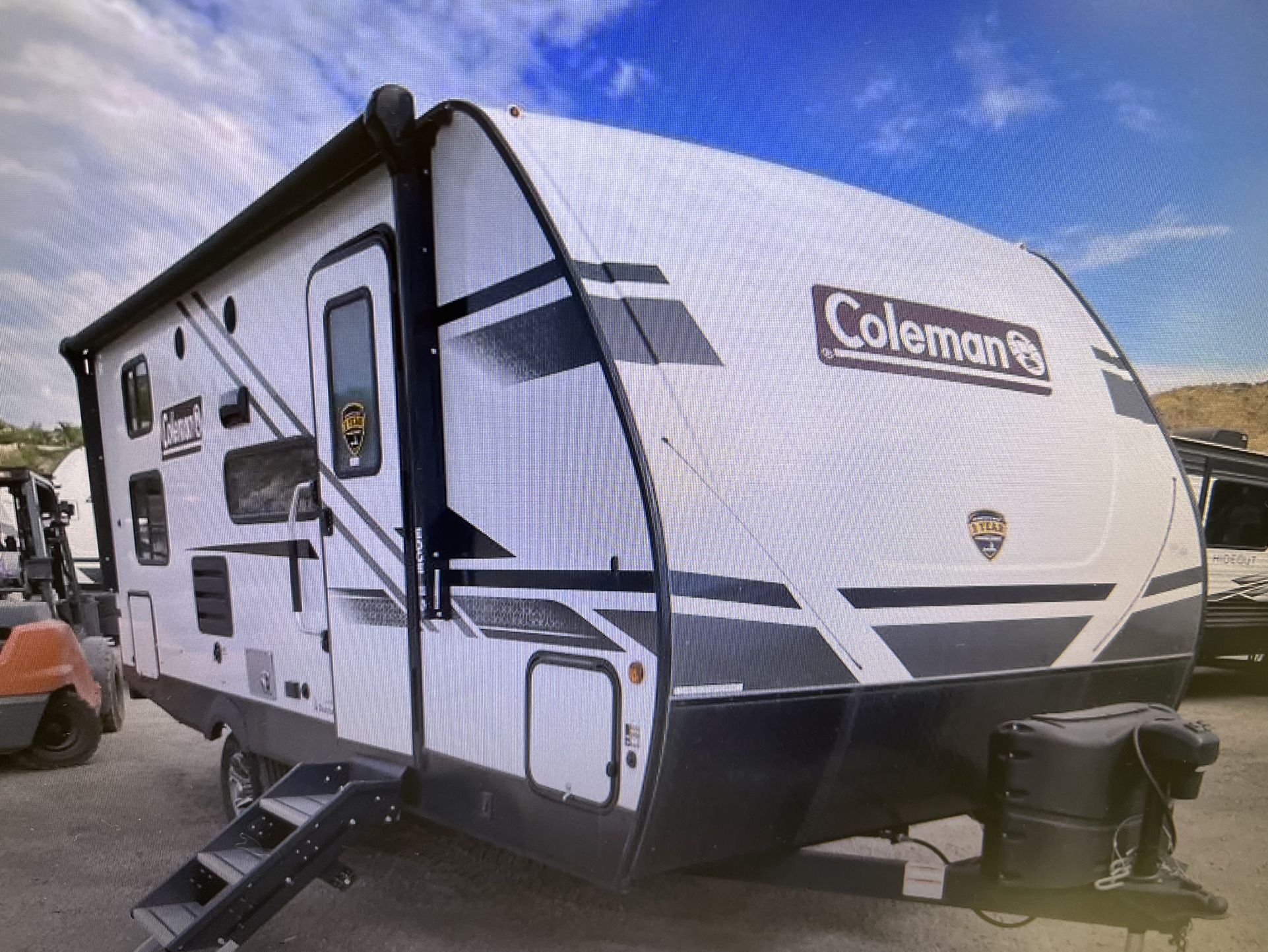 2023 COLEMAN LIGHT 2455BH