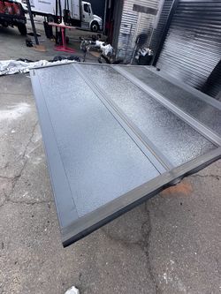 UnderCover Flex Hard Folding Tonneau Cover – FX41014