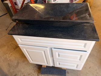 New 36” bathroom vanity