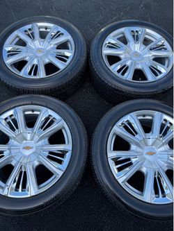 22” Chevy Silverado OEM rims wheels tires!