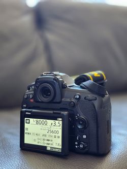 Nikon D850 + Nikon 28-300mm VR Lens – Complete Kit