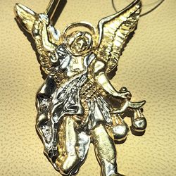 14kt Gold St. Michael Archangel Pendant Charm medallion San Miguel Arcangel medalla pendiente dije