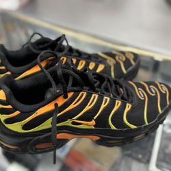 Nike Air Max Plus TN Black Orange Sneakers Men’s US 10