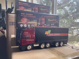 WS-528 Music Freight Truck Bluetooth-Speaker, USB, Radio FM,SD Card Red & Black