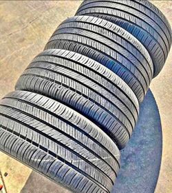 235 60 18 Hankook tires Con 80% de Vida Las 4