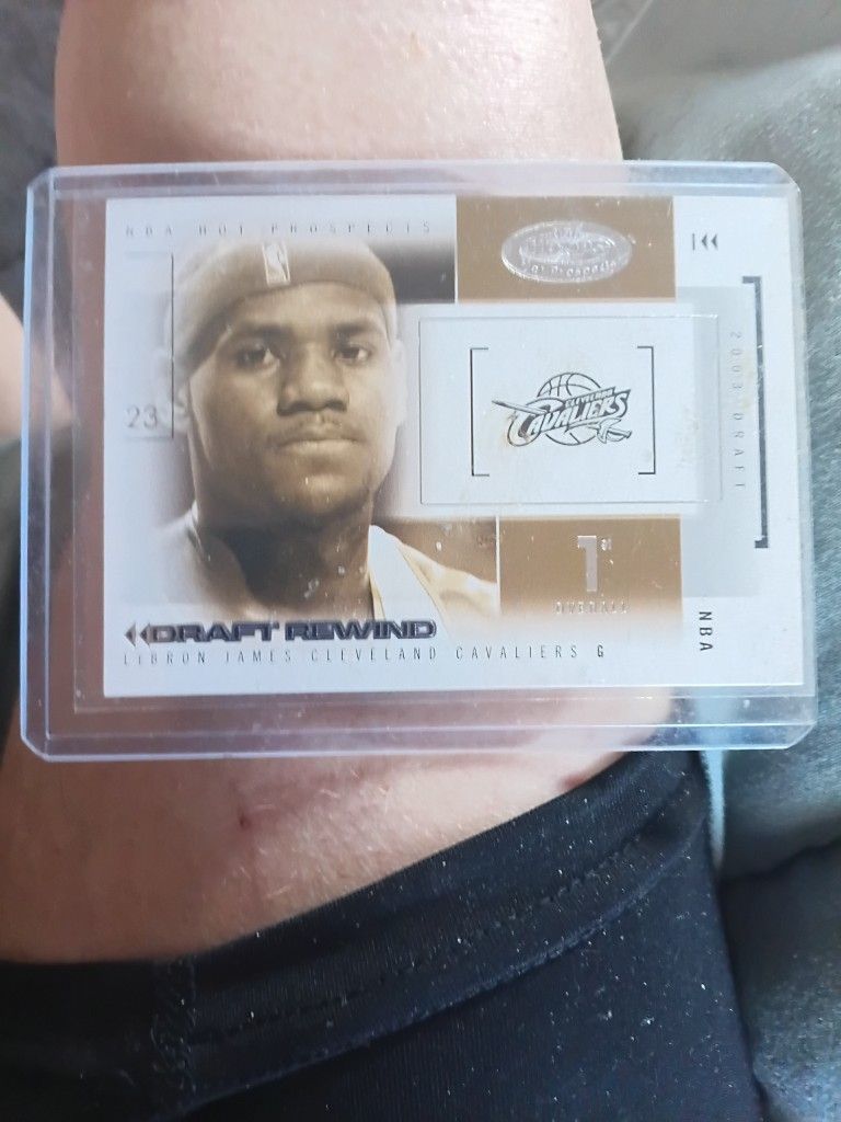 LEBRON JAMES -ROOKIE CARD 