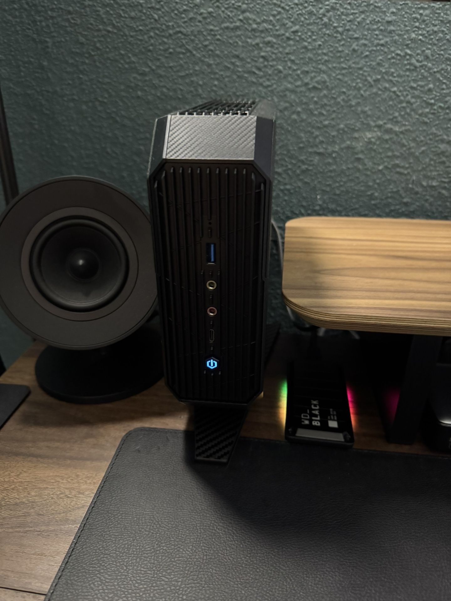 Minisforum HX99G Mini Gaming PC