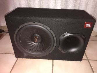 JBL Subwoofer 12 Pulgadas con Amplificador incluido!