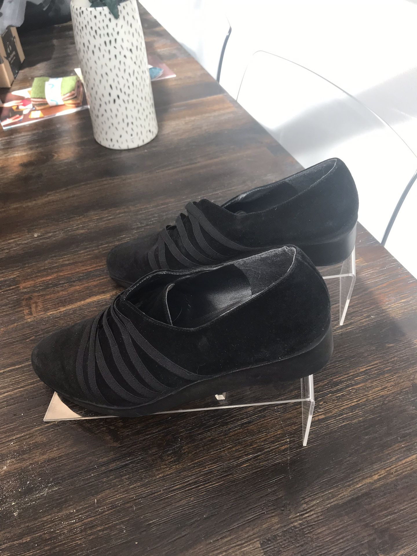 Stuart Weitzman Black Suede Slip On Flats Size 8.5 M. Condition is Pre owned. Visible wear to the sole see pictures ask questions and make an offer!