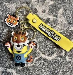 NEW IN BAG/ MINIONS KEYCHAIN! GREAT FOR KIDS BACKPACKS