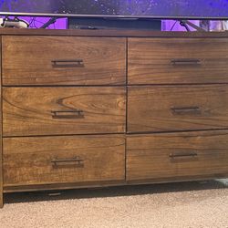 Sturdy 6-Drawer Wood Dresser – Solid Build & Clean Look 