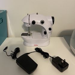 Sunbeam Mini Sewing Machine 