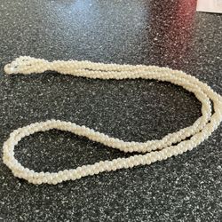 3 strand twisted rope faux pearl necklace