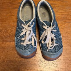Keen Women’s Shoes Size 9 (39.5)