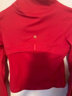 New lululemon red Crop Size 6