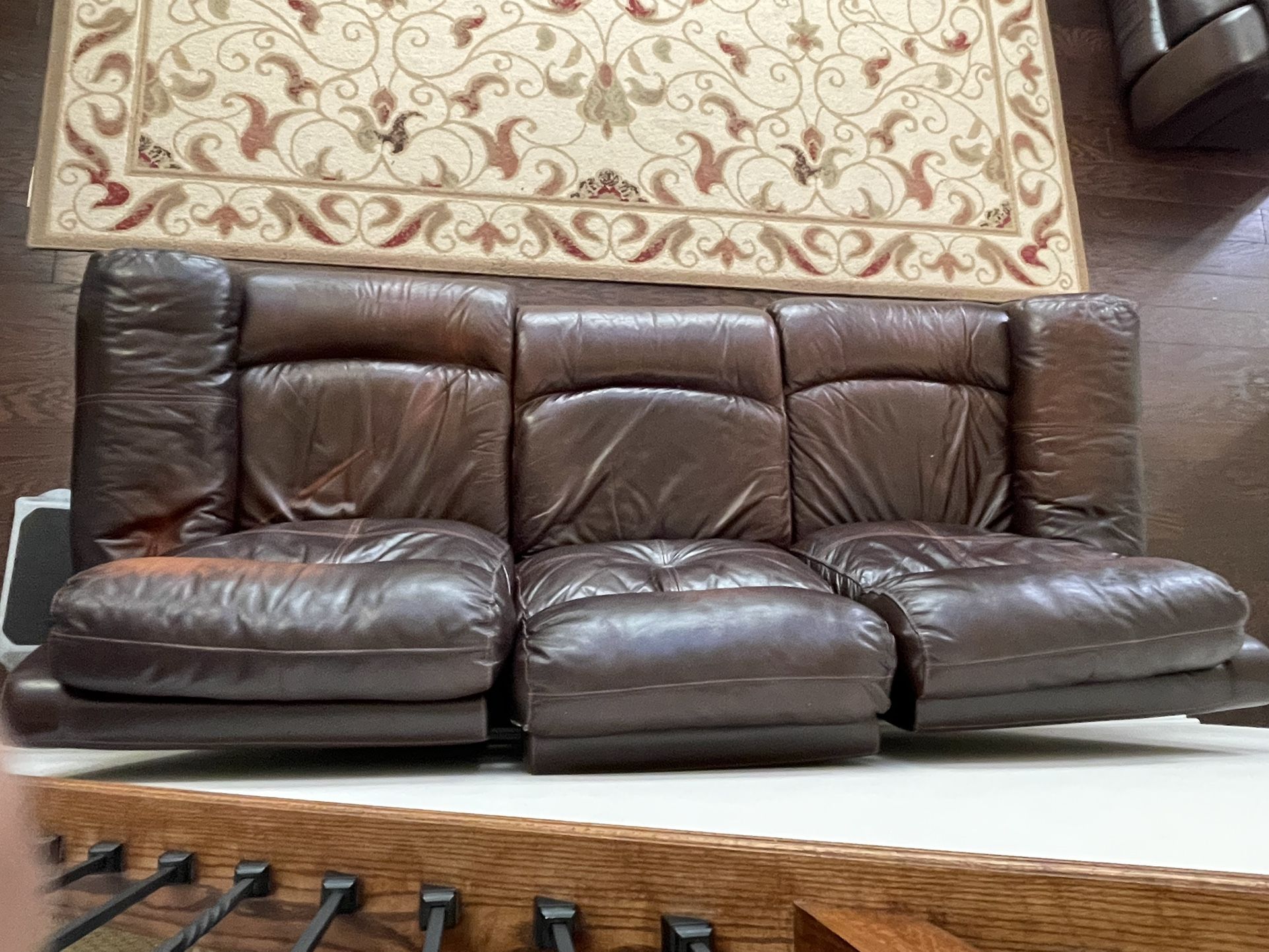 Used Leather Sofas In Good Condition All Recliners And 4 Rocking 